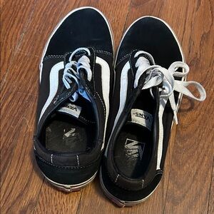 Vans old skool women’s size 9